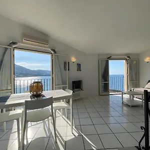 Il Balcone Al Molo Apartment