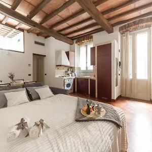 https://apt-charme-milan-300m-dal-duomo.italymilanhotels.net